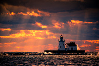 Cleveland Harbor West Pierhead Lighthouse 850_6069